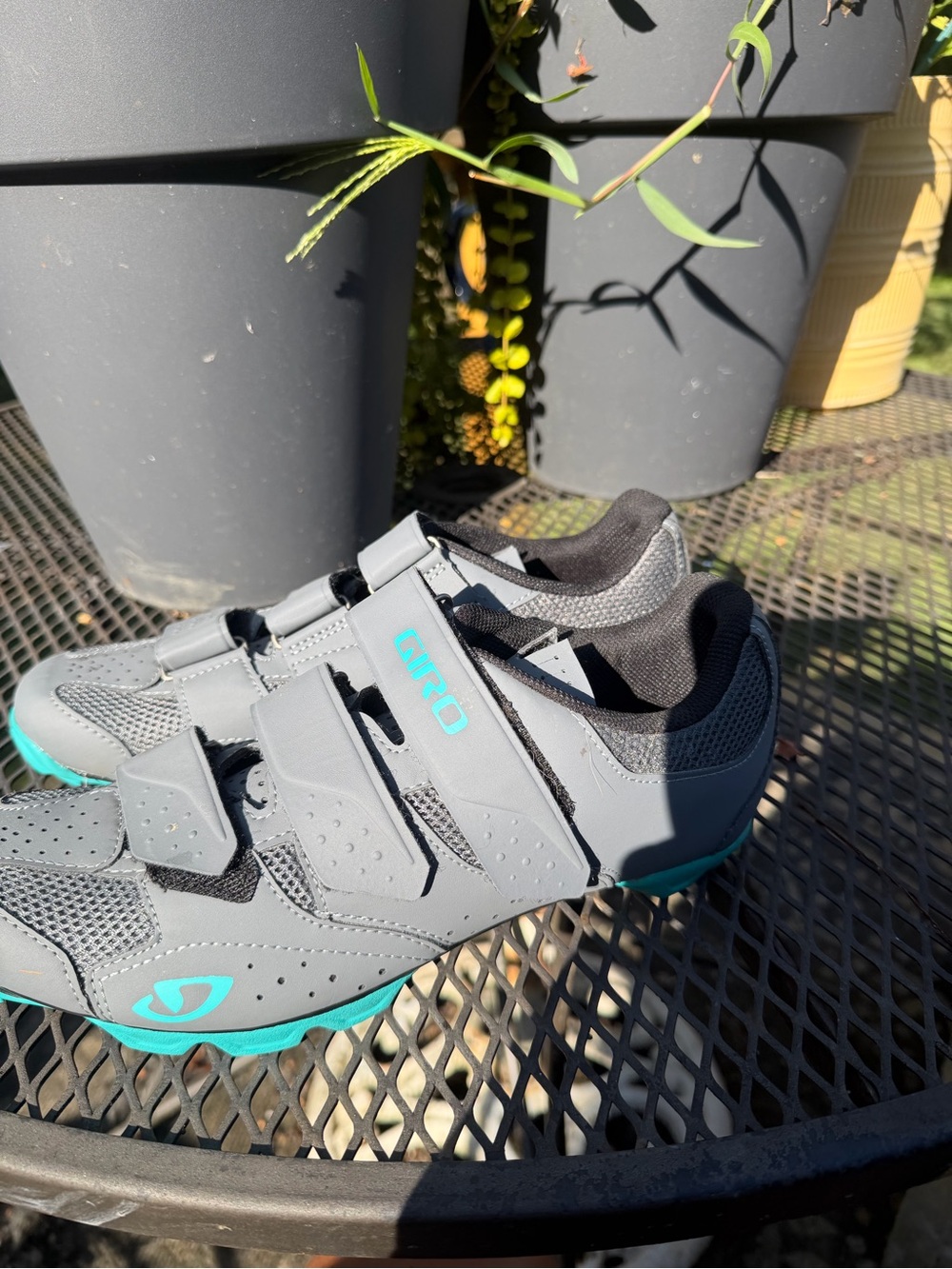 Giro Gray and Teal Men's Athletic Cycling Cleats